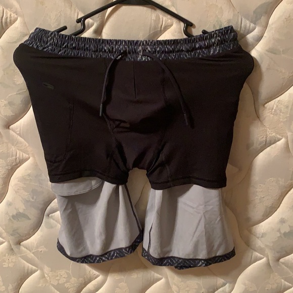 Men’s lululemon pace breaker shorts - Picture 4 of 4